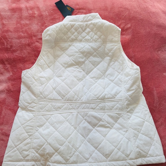 White vest - Picture 2 of 2